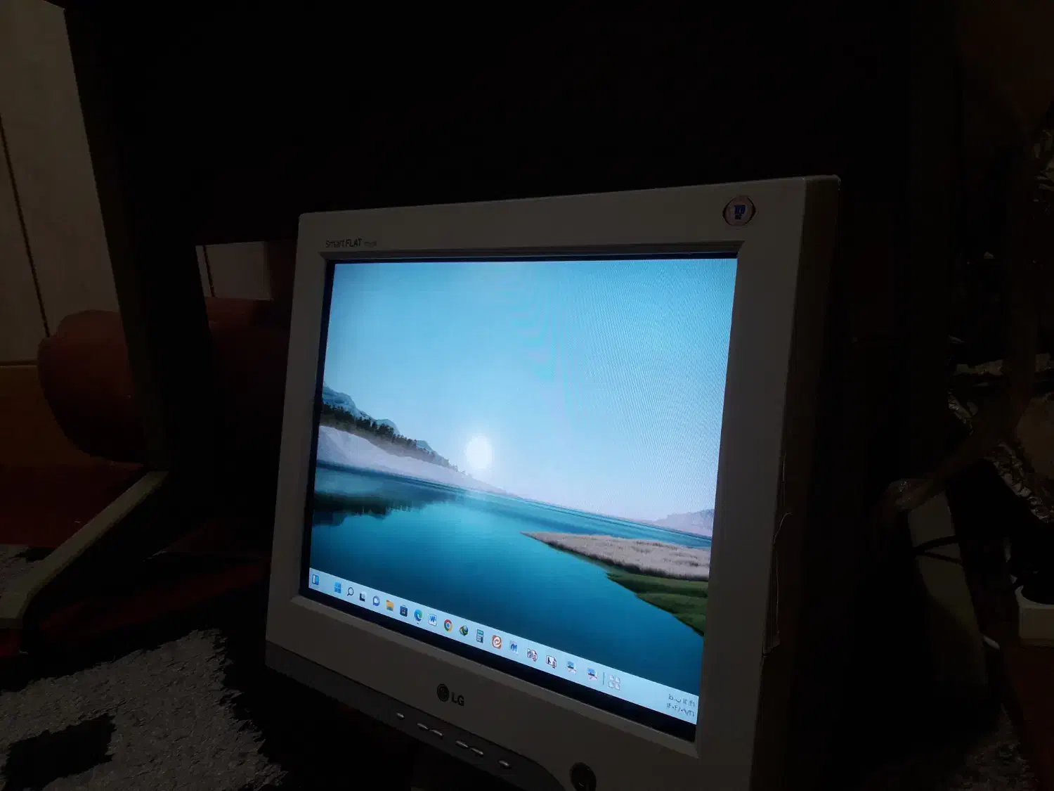 مانیتور LG ۱۷ اینچ صفحه تخت|قطعات و لوازم جانبی رایانه|آبادان, |دیوار