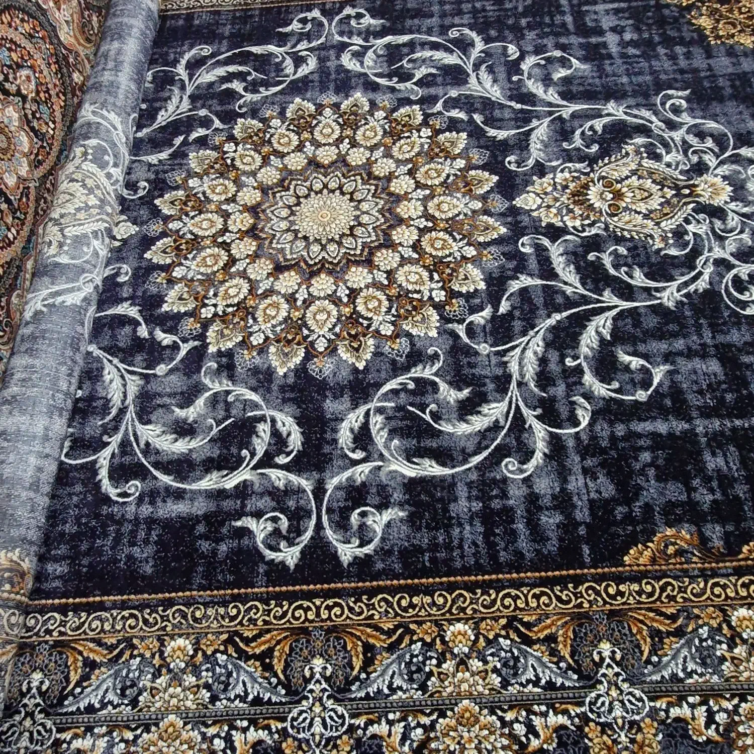 فرش جهیزیه باز نشده پلمپ|فرش|رشت, دروازه لاکان|دیوار