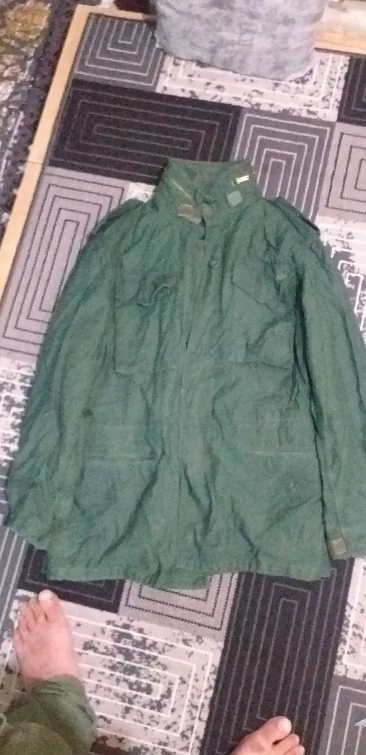 اور آمریکایی|لباس|بندر انزلی, آخرخط|دیوار