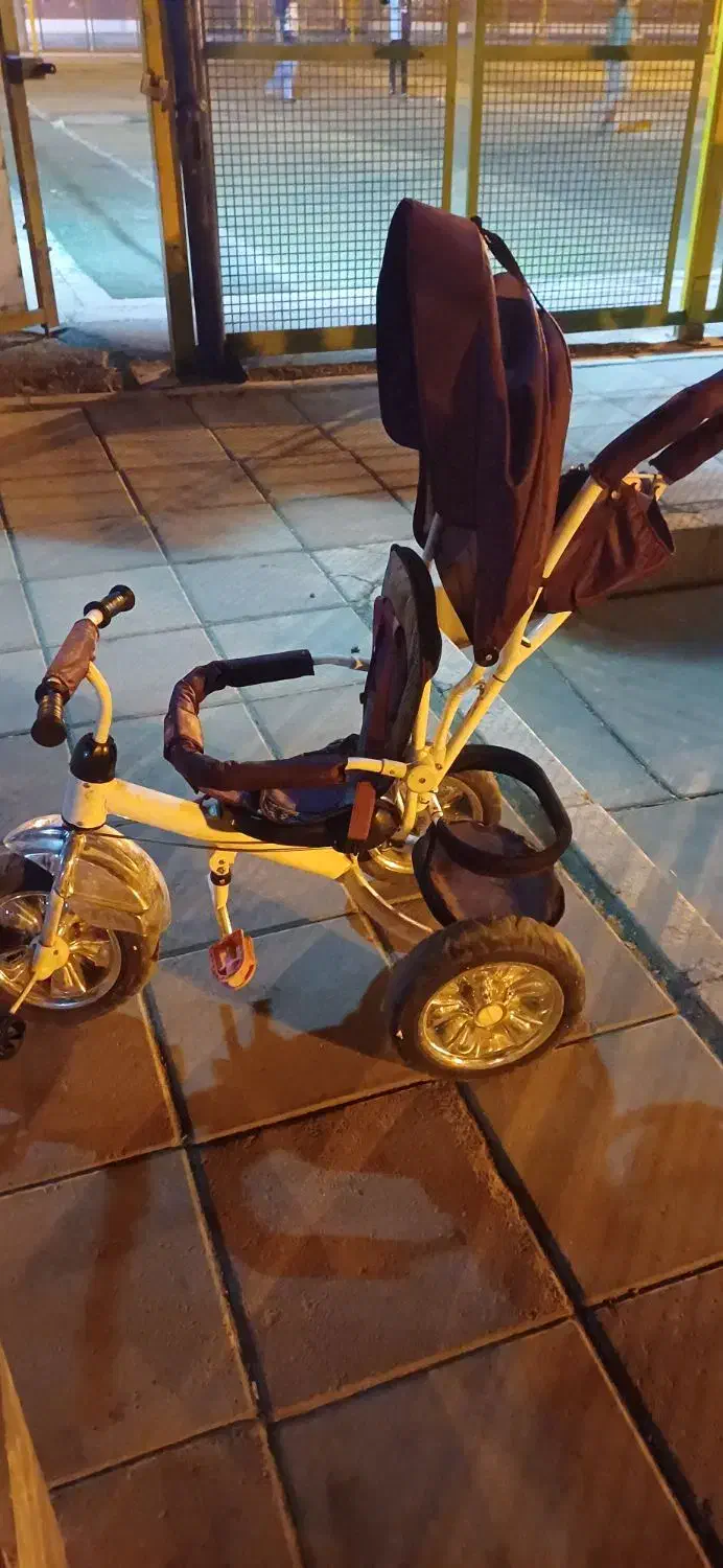 سه چرخه|دوچرخه، اسکیت، اسکوتر|قلعه نو, |دیوار