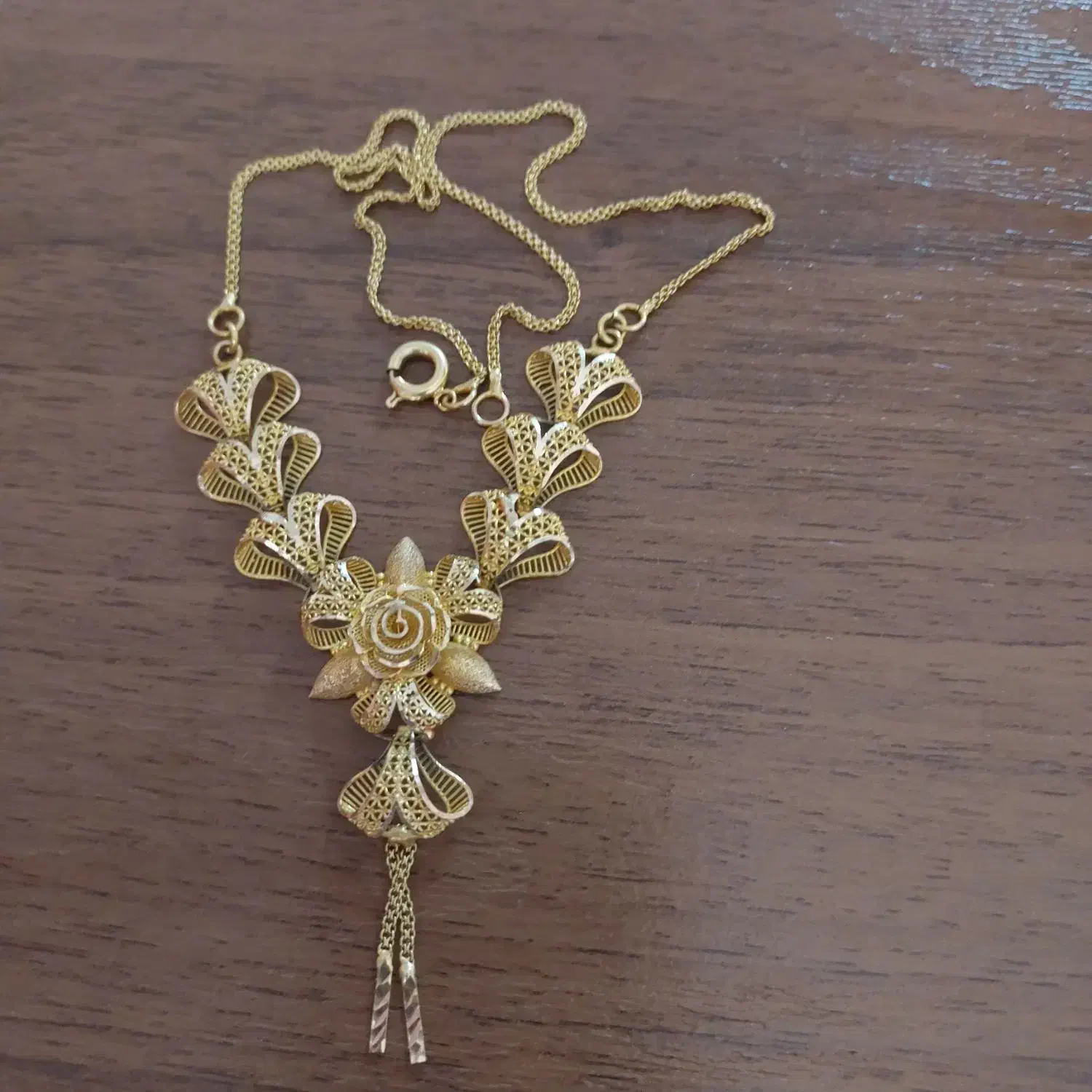 طلا|جواهرات|قم, مسجد امام حسن|دیوار