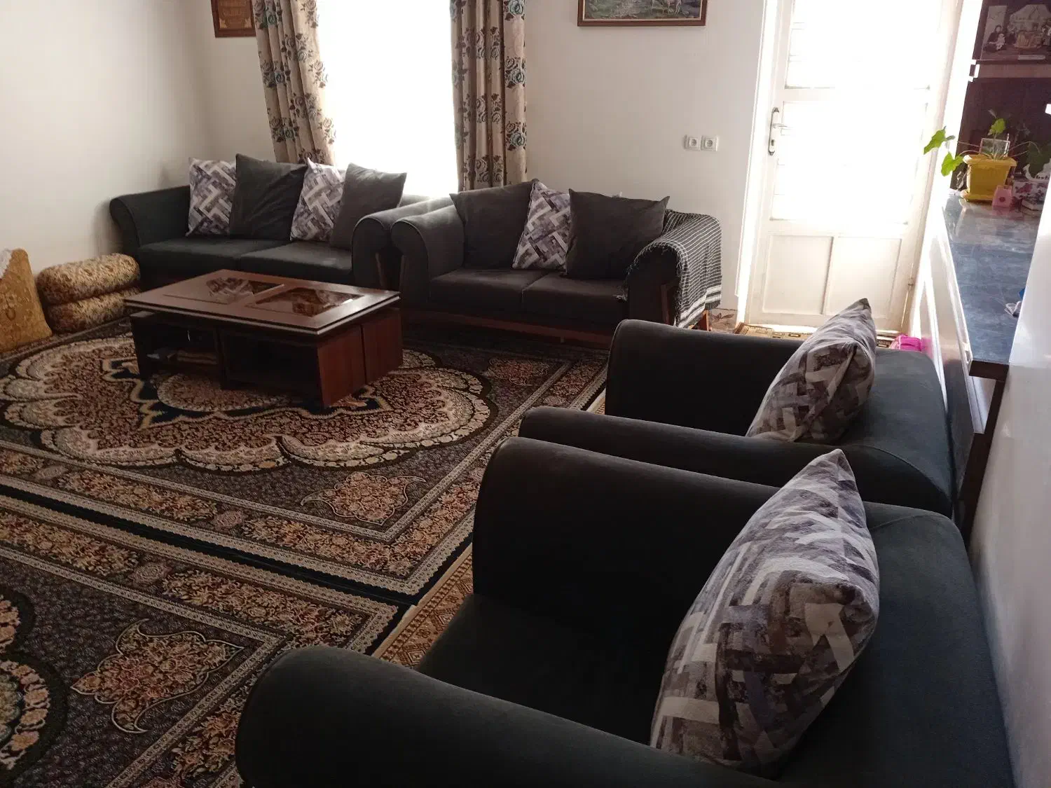 مبل هفت نفره با گل میز|مبلمان خانگی و میز عسلی|مرودشت, ولایت|دیوار