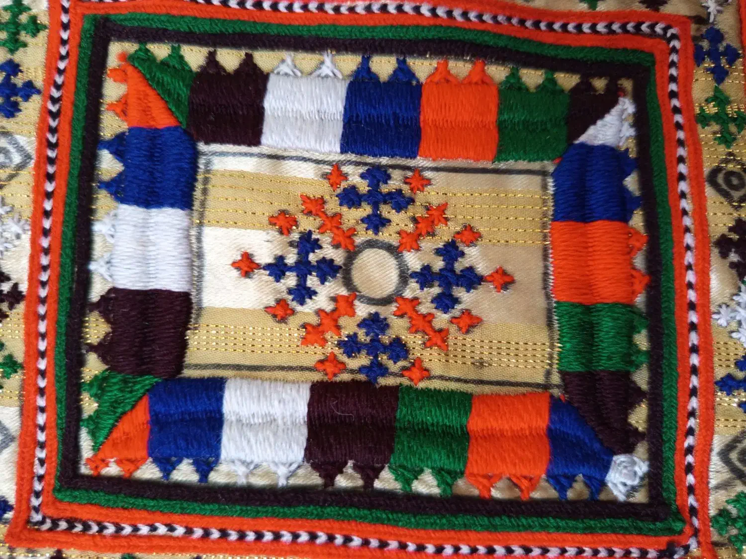 دوزنده هستم سراوان|لباس|سراوان, |دیوار