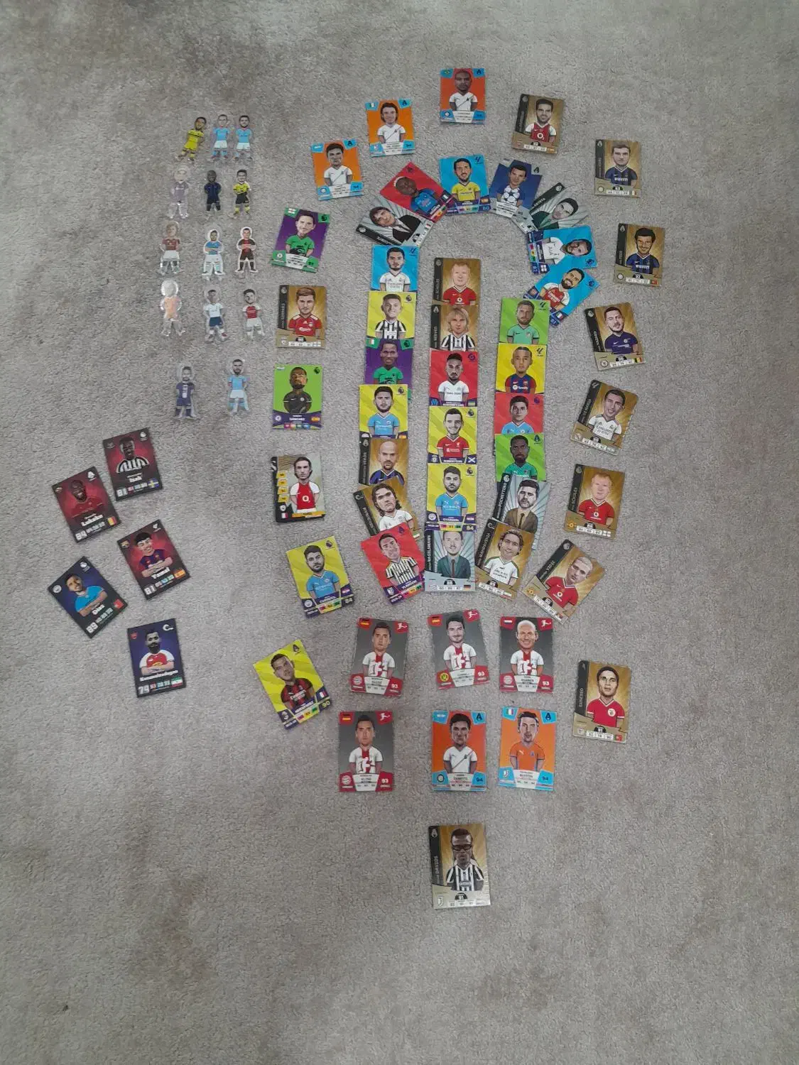 کیمدی قیمت پایین و نو و پنج تا کارت اِشانتیون|اسباببازی|دوگنبدان, |دیوار