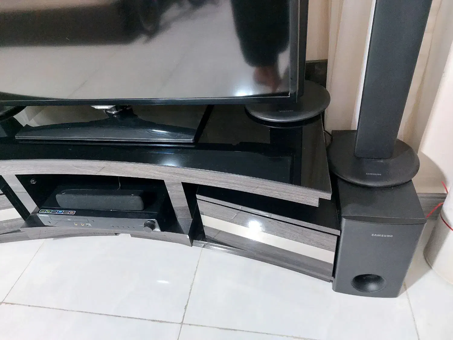 تلوزیون و میز تلوزیون و سینما خانواده سامسونگ|تلویزیون و پروژکتور|اندیشه, شهرک مریم|دیوار