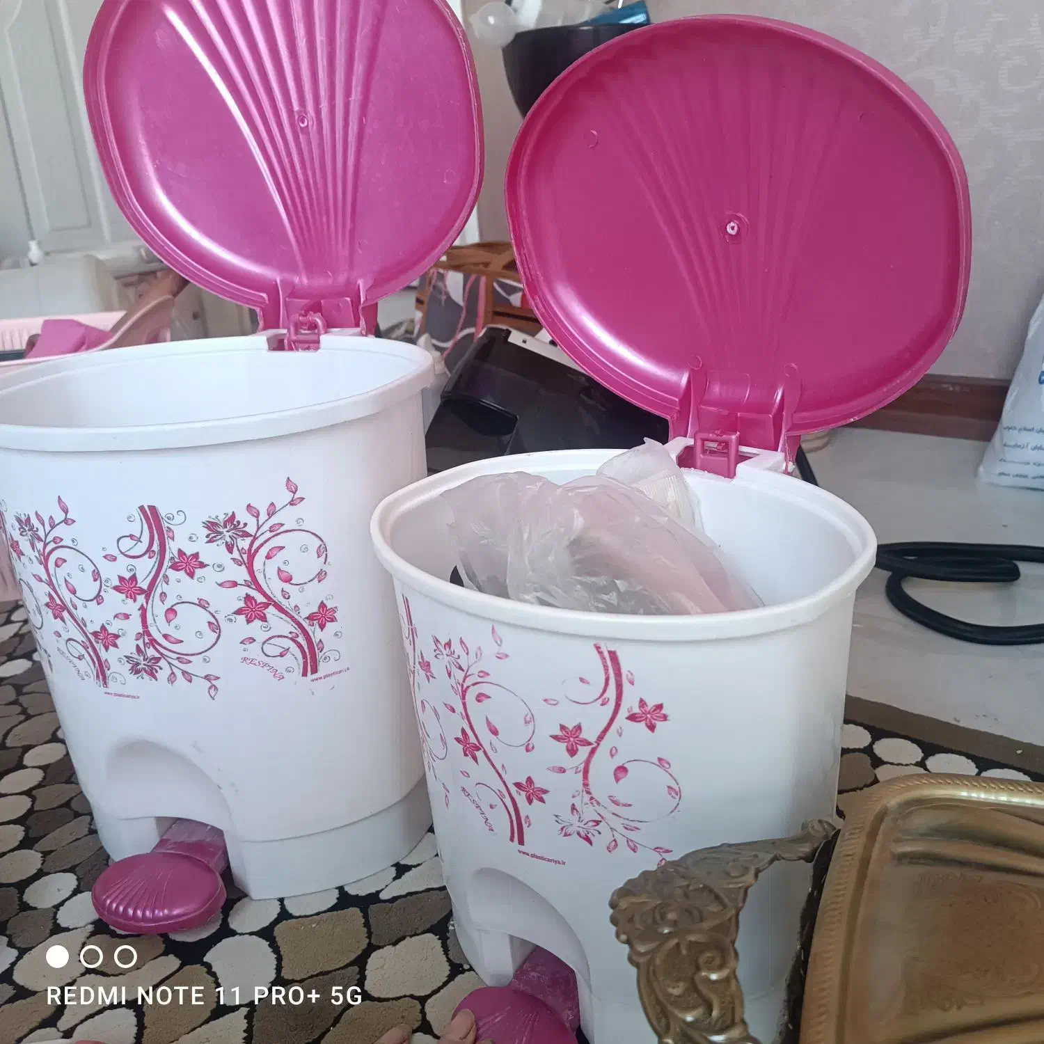 سطل اشغالی وجادستمال دستشویی|آبمیوه‌گیر و آب‌مرکبات‌گیر|پاکدشت, حصار امیر|دیوار