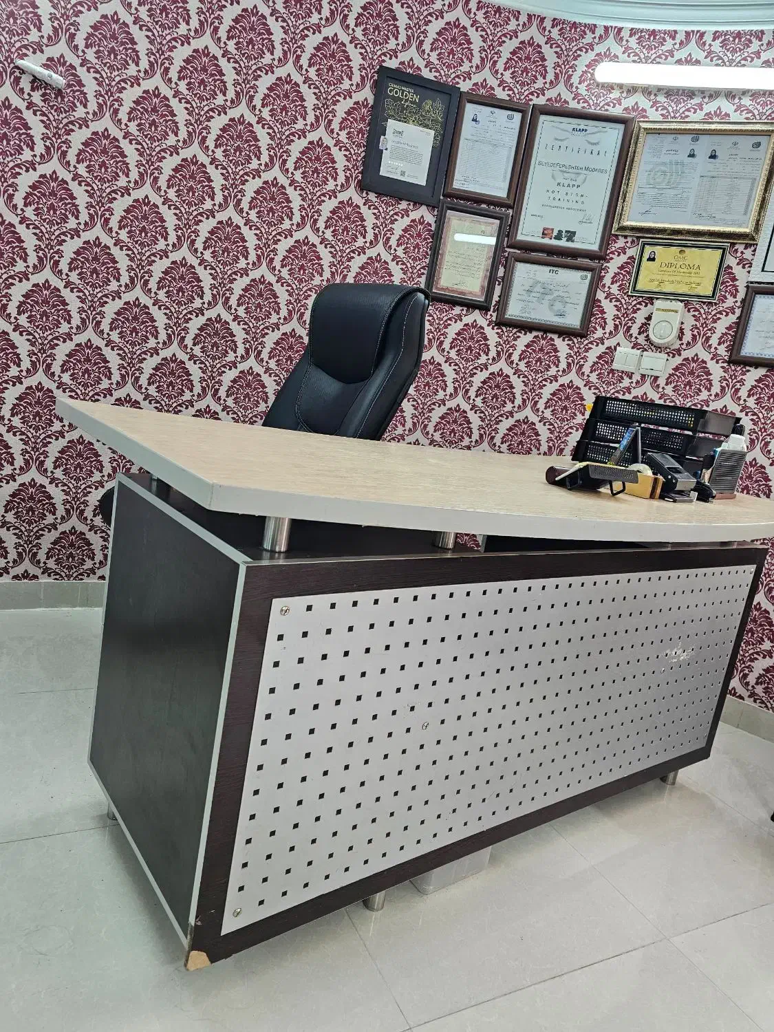میز و صندلی کار تمیز|دفتر کار|اردبیل, |دیوار