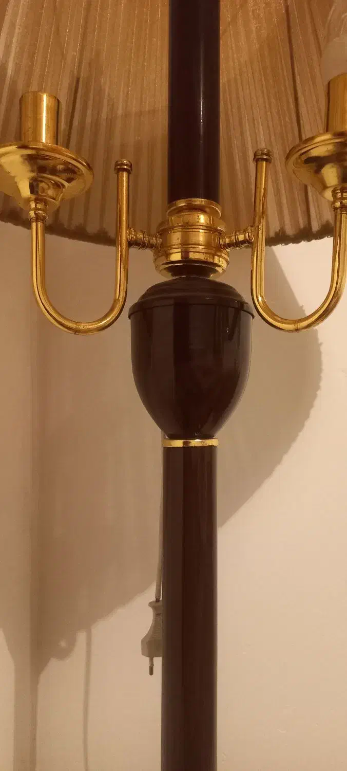 اباژور سه شاخه ایستاده|چراغ خواب و آباژور|قدس, شهر‌قدس|دیوار