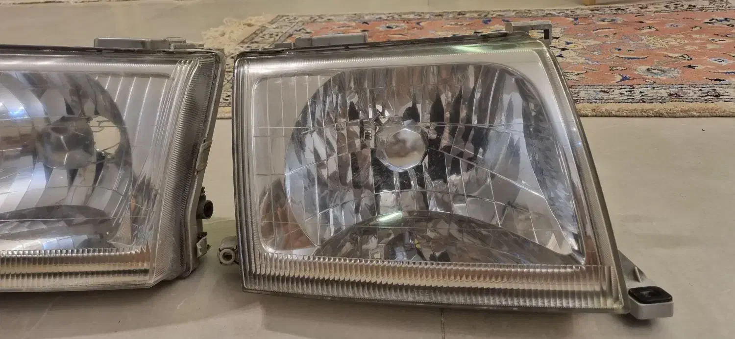 یک جفت چراغ جلو و  لوازم نیسان پیکاپ رونیز و یخچال|قطعات یدکی و لوازم جانبی|مشهد, هنرستان|دیوار