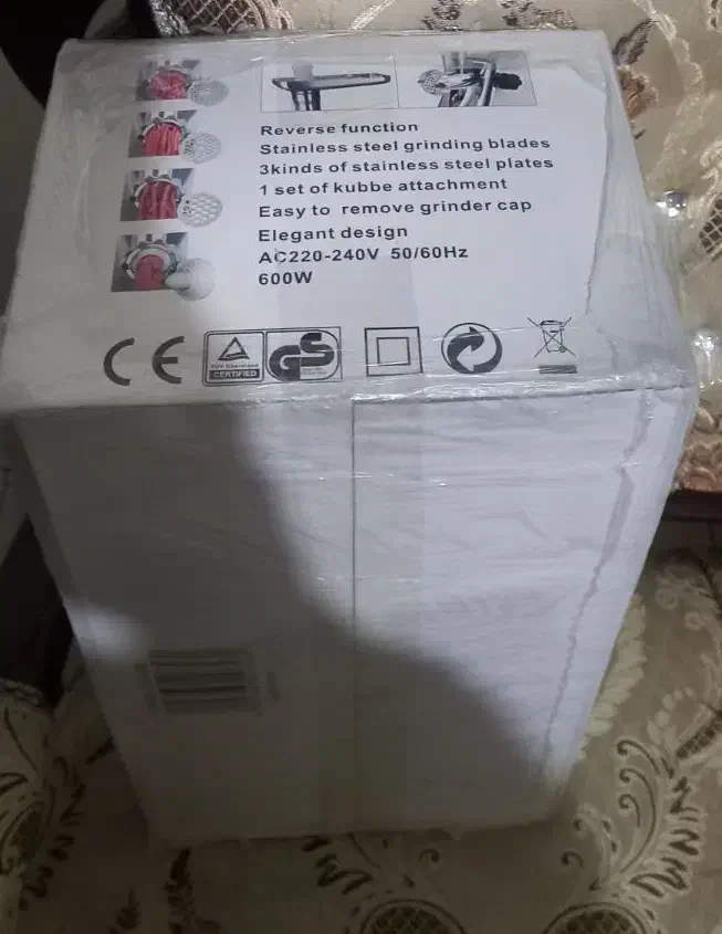 یکعدد چرخ گوشت نو اکبند|خردکن، آسیاب، غذاساز|تهران, نظام‌آباد|دیوار