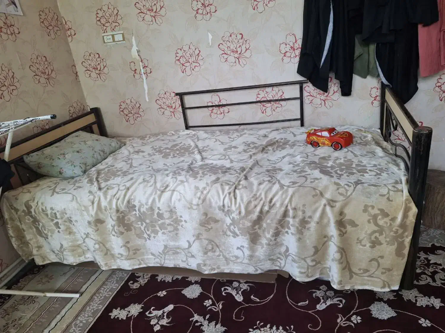 دوتاتخت  فلزی  یه نفره سالم باهم دومیلیون|تخت و سرویس خواب|بابلسر, |دیوار