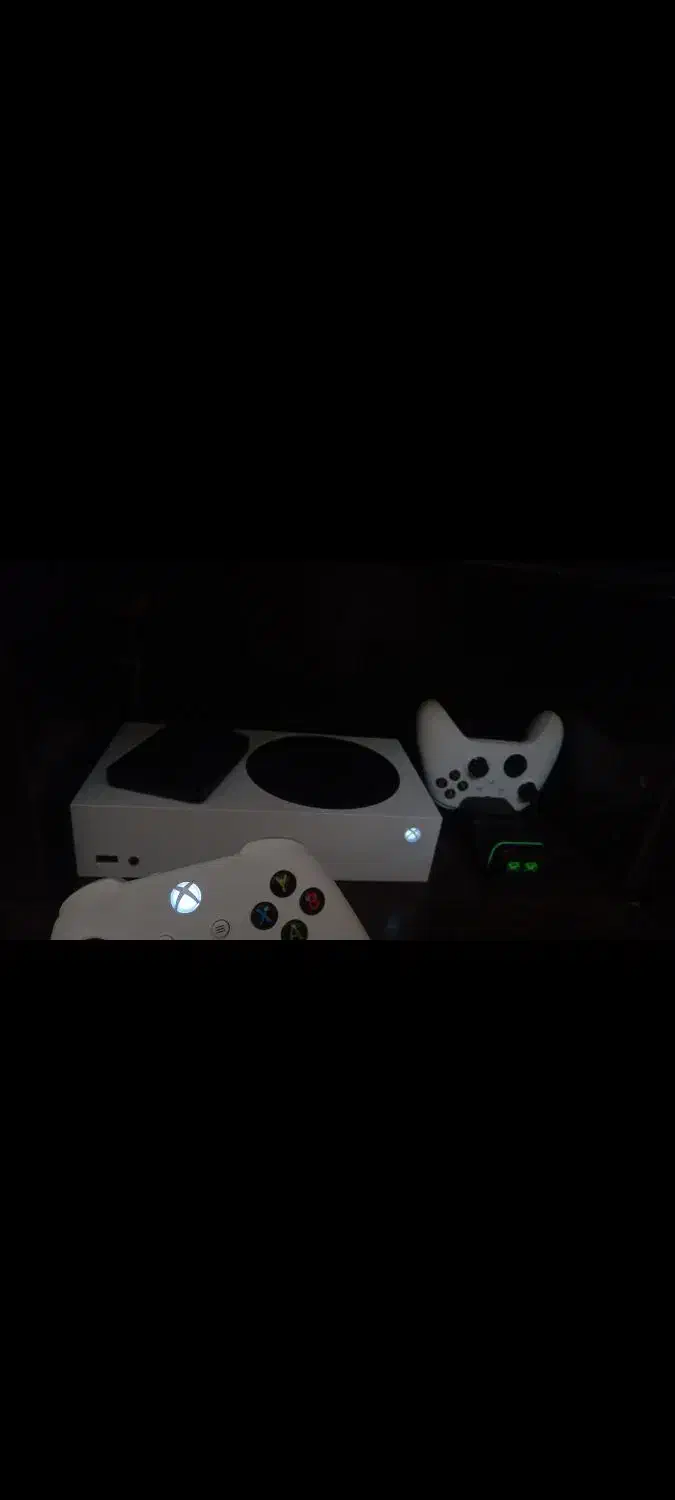 xbox series s در حد آکبند دو دسته|کنسول، بازی ویدئویی و آنلاین|کرج, مصباح|دیوار