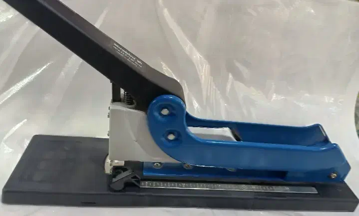 ماشین دوخت صحافی (کتاب زن) اسکربا اصلی آلمانی|لوازم التحریر|اصفهان, جوزدان الیادران|دیوار