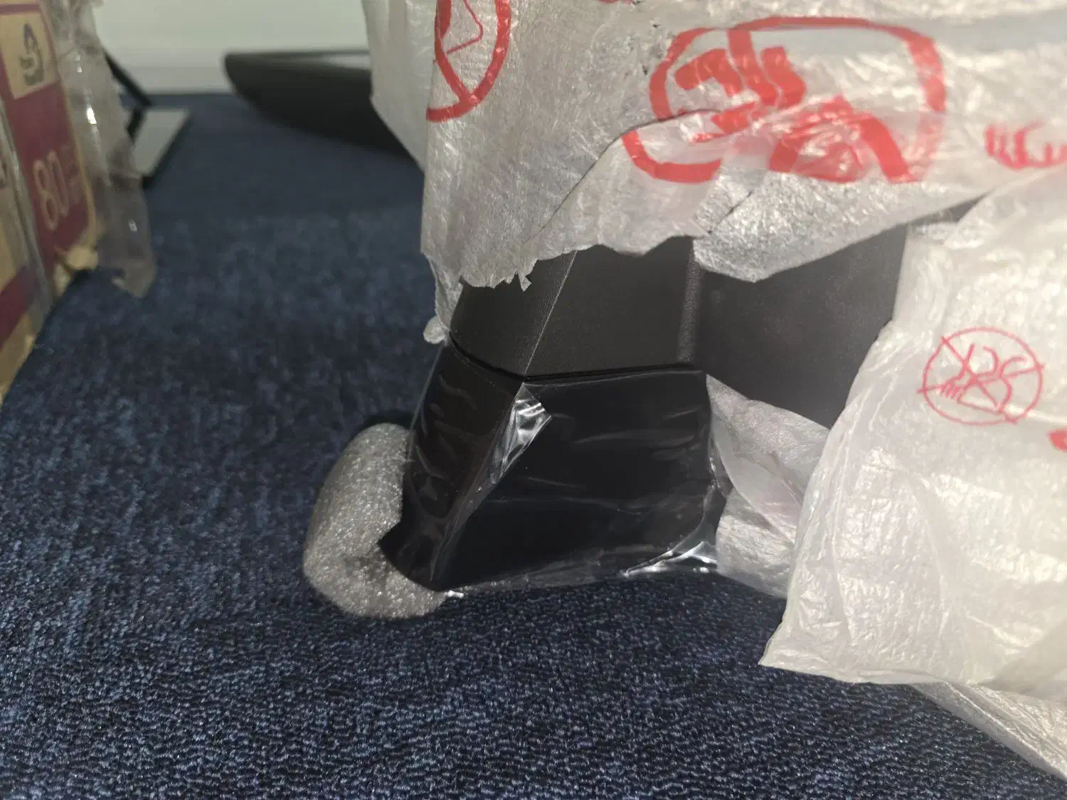 پایه تلویزیون ال جی مدل 65UK6400|تلویزیون و پروژکتور|تهران, شیراز|دیوار