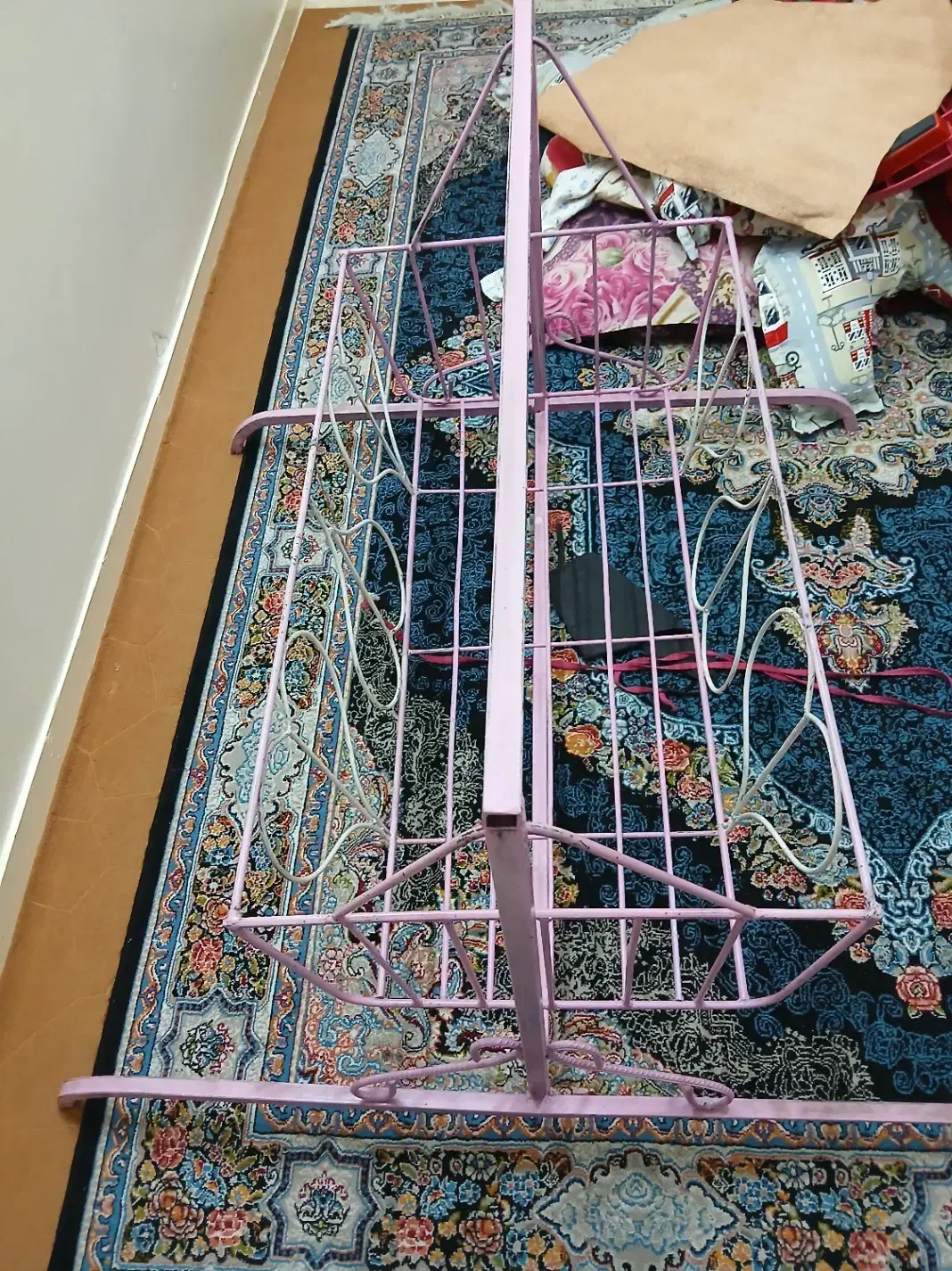 گهواره فلزی بسیارمقاوم و تمیز درحدنو|تخت و صندلی بچه|تهران, تولید دارو|دیوار