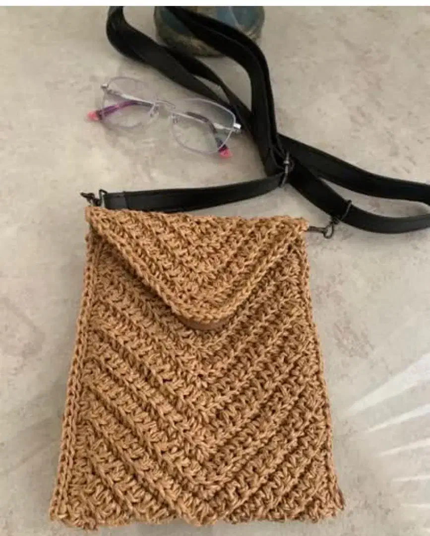 کیف موبایل رافیا با بند قابل تنظیم چرم|کیف، کفش، کمربند|قشم, |دیوار