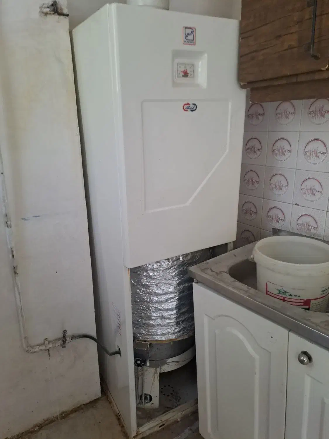 آبگرمکن نیاز به تعمیر|آبگرمکن، پکیج، شوفاژ|مشهد, رده|دیوار