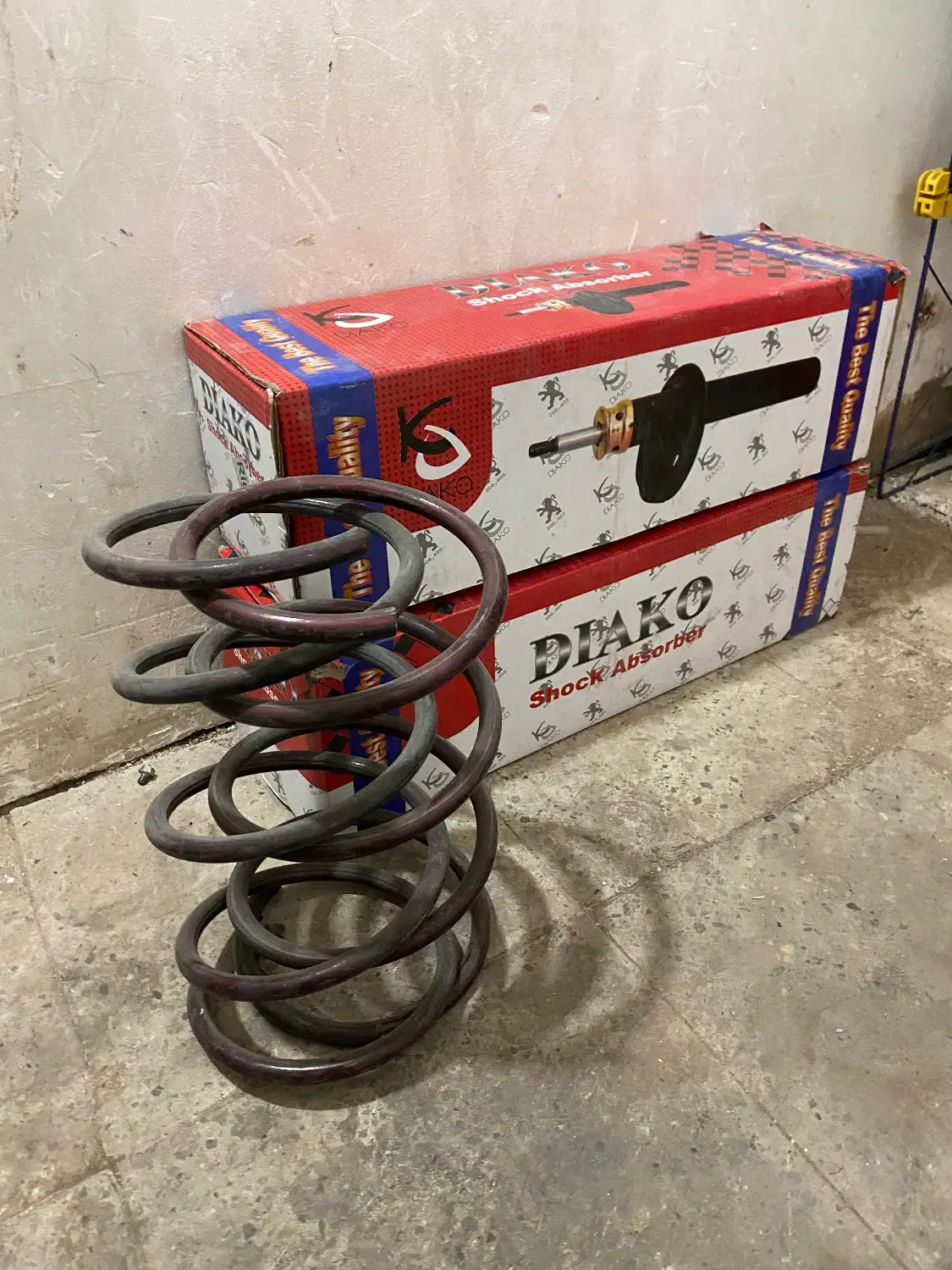 کمک جلو ۲۰۶ و ۲۰۷|قطعات یدکی و لوازم جانبی|تهران, خواجه نظام الملک|دیوار