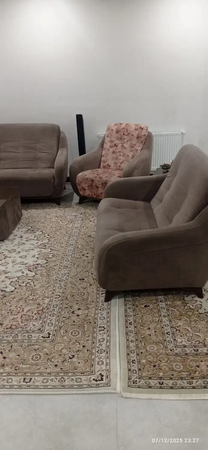 مبل و میز نهار خوری و سه عدد فرش کاشان|فرش|ری, شهید بهشتی|دیوار