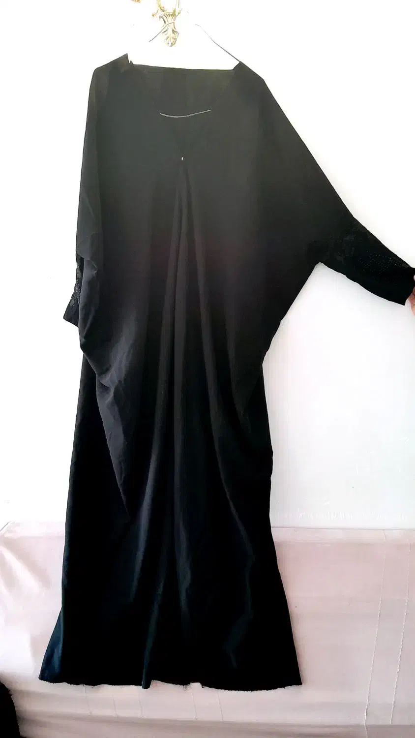 چادر عربی با آستینهای کارشده|لباس|اقبالیه, |دیوار