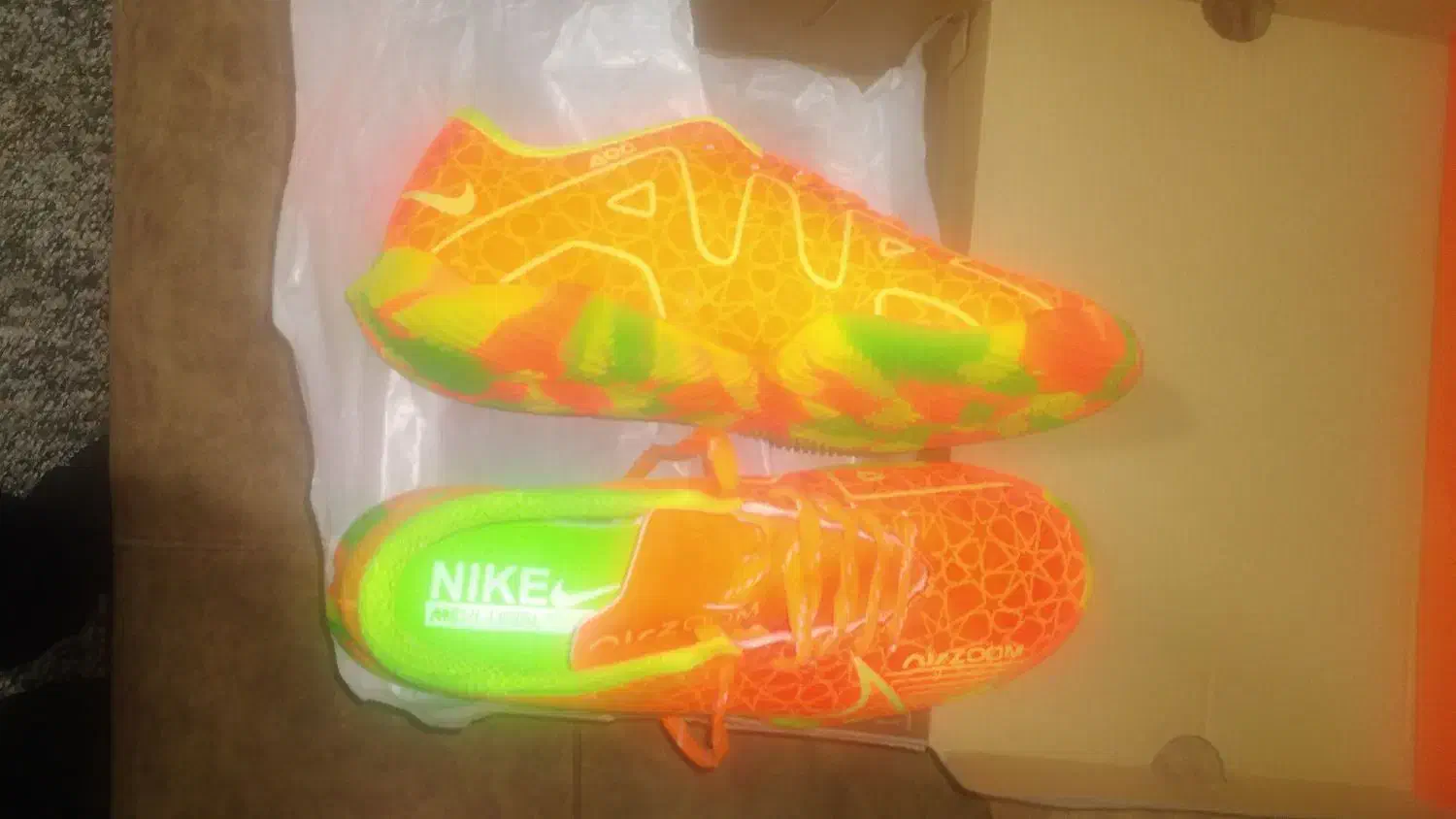 کفش سالن|کیف، کفش، کمربند|اهواز, ۲۰۰۰واحدی|دیوار