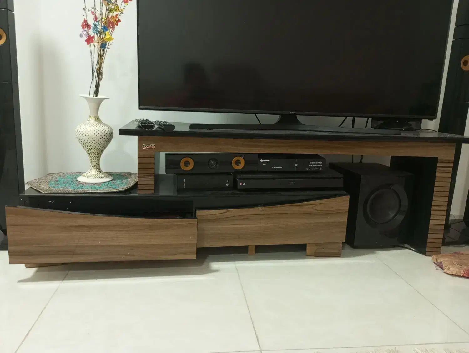 میز تلویزیون دوتیکه بفروش می رسد|میز تلویزیون|بندرعباس, |دیوار