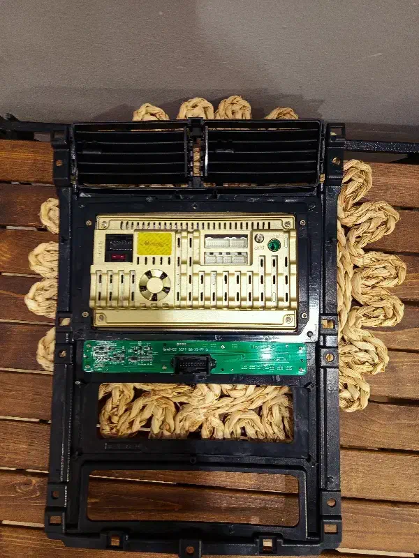 مانیتور 12 اینچ ممفیس|قطعات یدکی و لوازم جانبی|اهواز, کوروش|دیوار