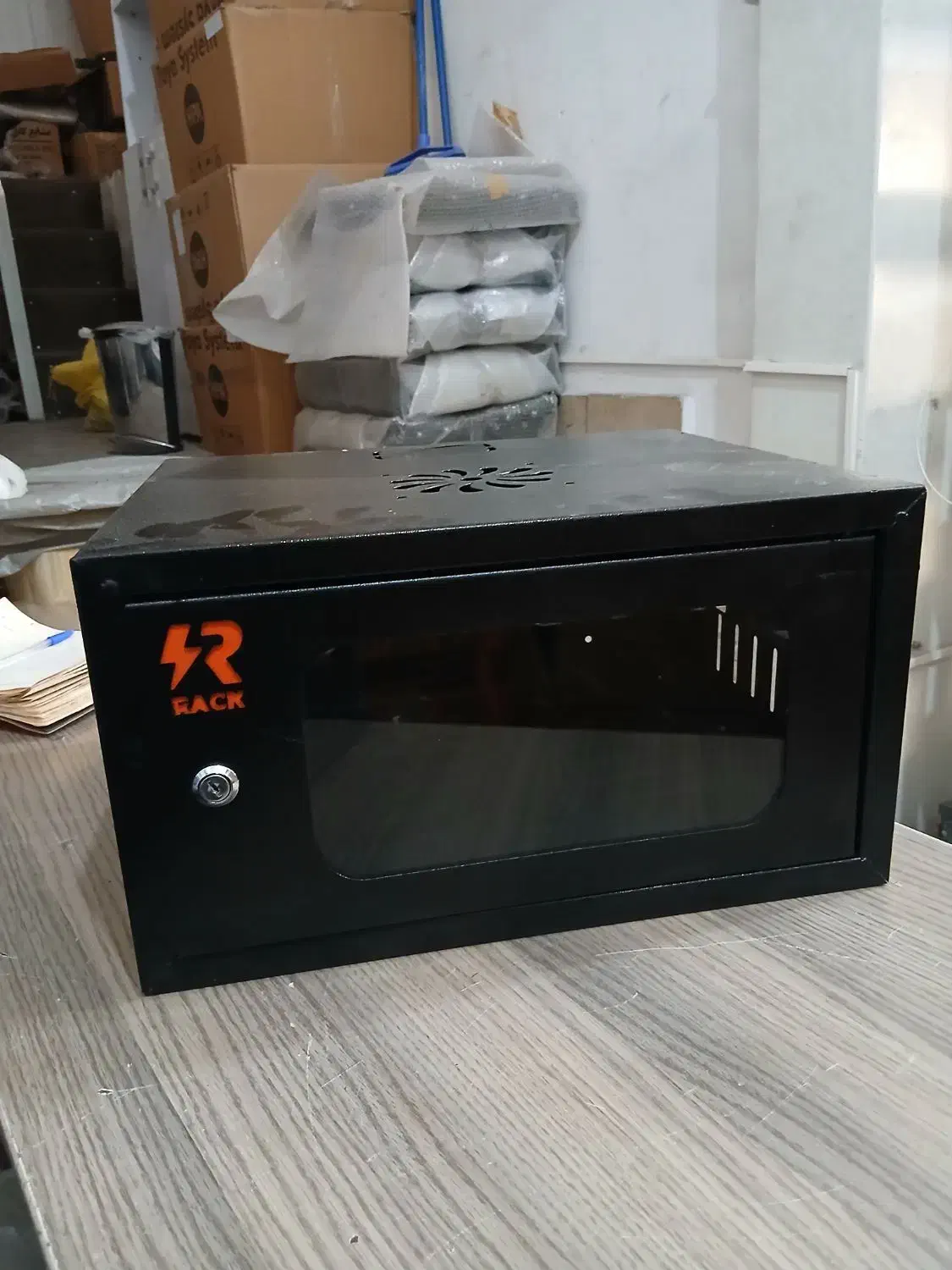 رک ۴ عمق ۴۰ عرض ۴۰ تولید انواع رک دیواری،ایستاده|مودم و تجهیزات شبکه|تهران, لاله زار|دیوار