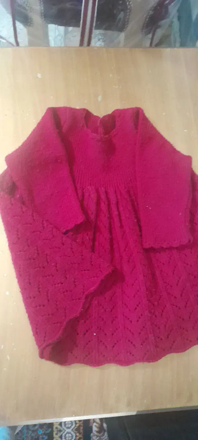 دو عدد پیراهن|لباس|سبزوار, قلعهنو دهزار|دیوار