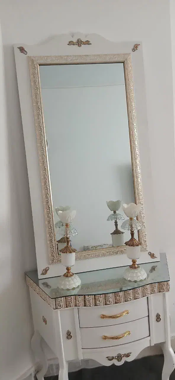 آینه و شمعدان|آینه|ایرانشهر, |دیوار