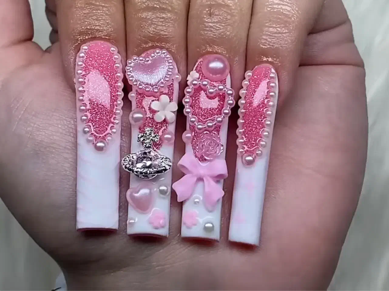 استخدام دستیار و آموزش رایگان به هنرجو های مشتاق|استخدام درمانی، زیبایی، بهداشتی|تهران, جمالزاده|دیوار