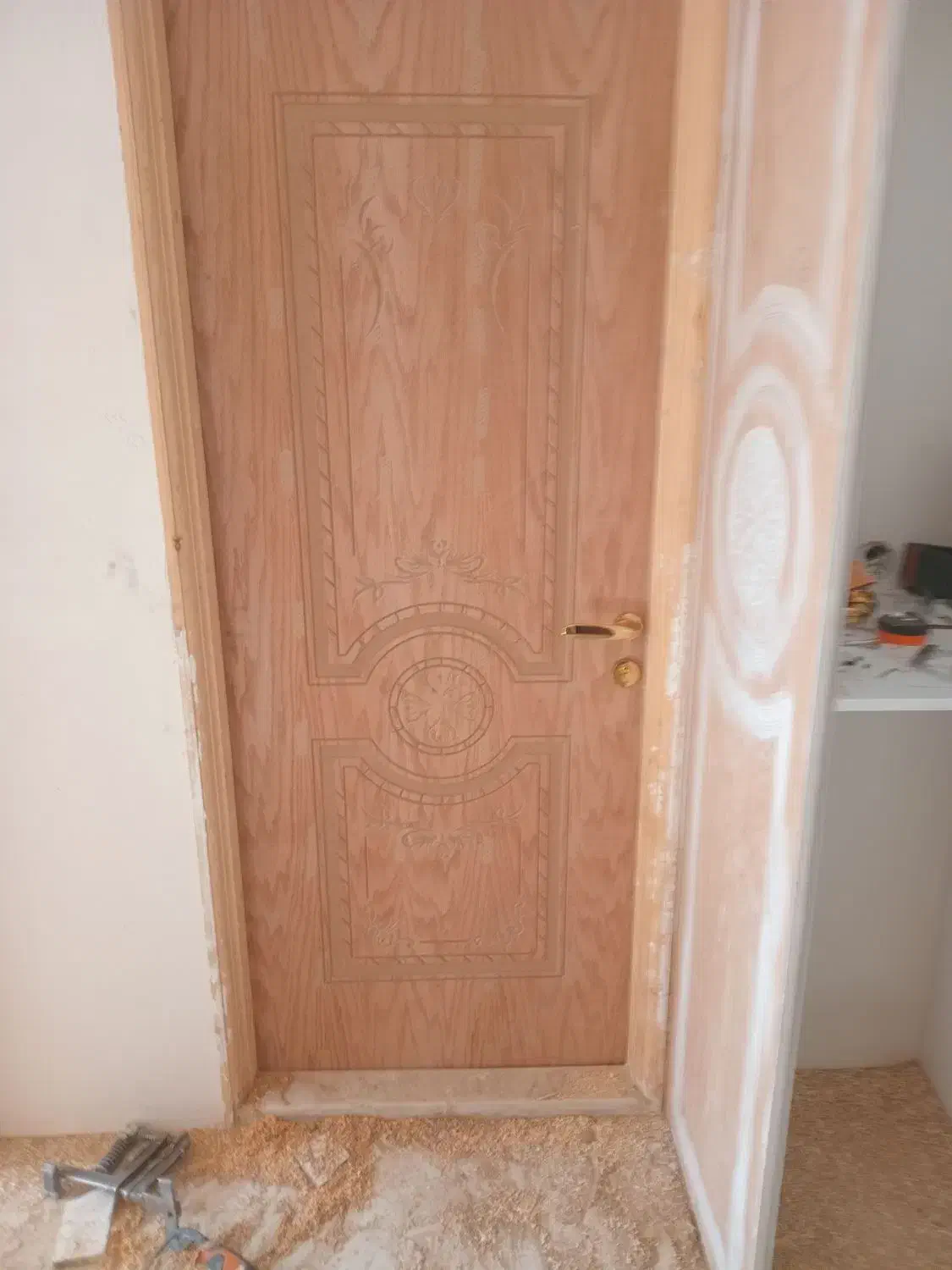 نصاب حرفه ای درب چوبی|خدمات پیشه و مهارت|مشهد, هدایت|دیوار