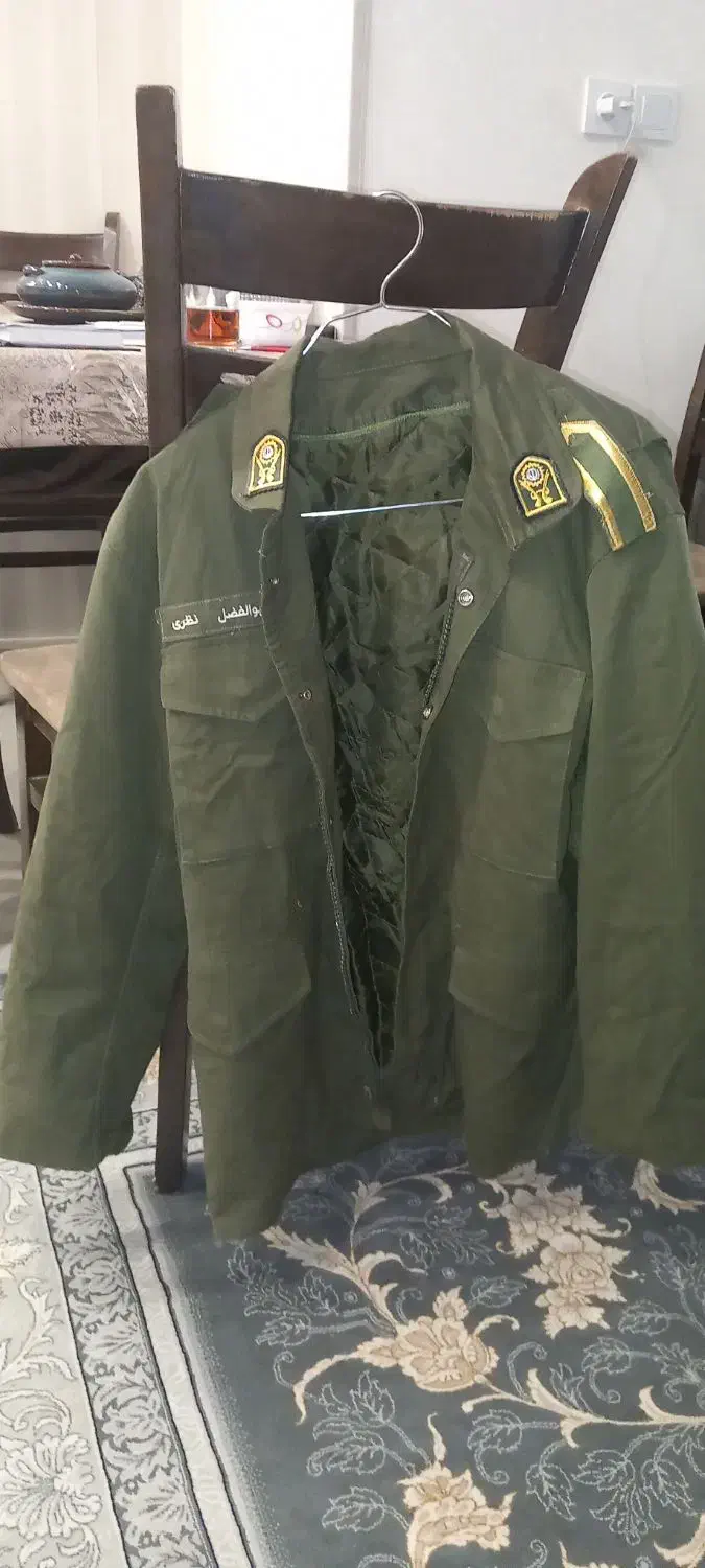 اورکت سربازی|لباس|گرگان, |دیوار