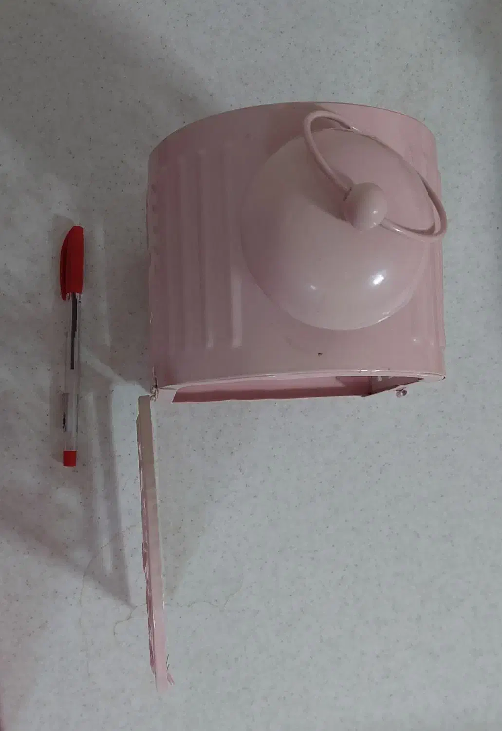 شمعدون فانوسی فلزی و تنه درخت چوبی کاملا سالم و نو|صنایع دستی و سایر لوازم تزئینی|رشت, علی آباد|دیوار