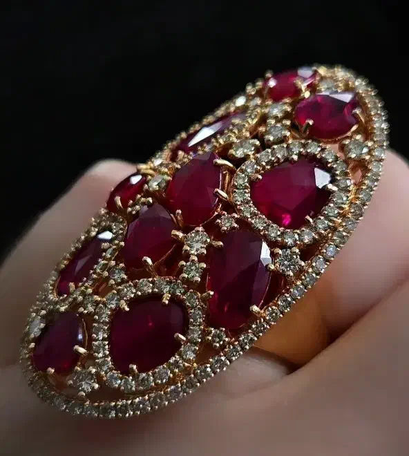 انگشتریاقوت|بدلیجات|میان ولایت, |دیوار