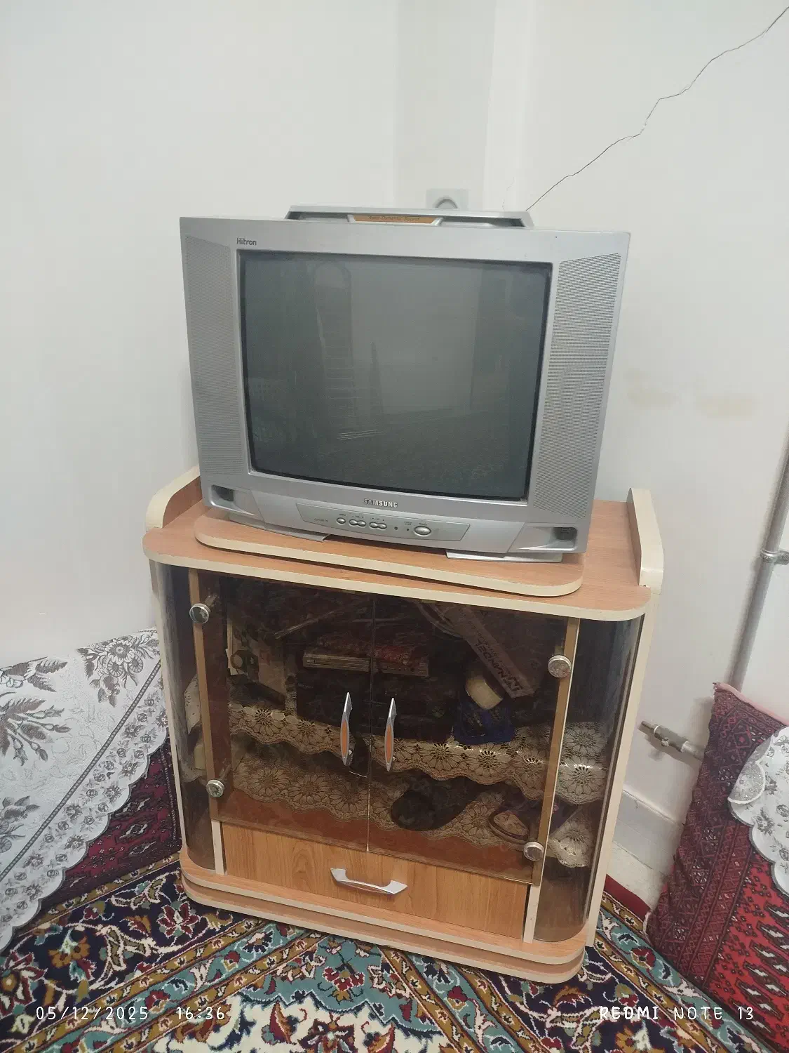 تلویزیون با میز سالم|تلویزیون و پروژکتور|بیرجند, |دیوار