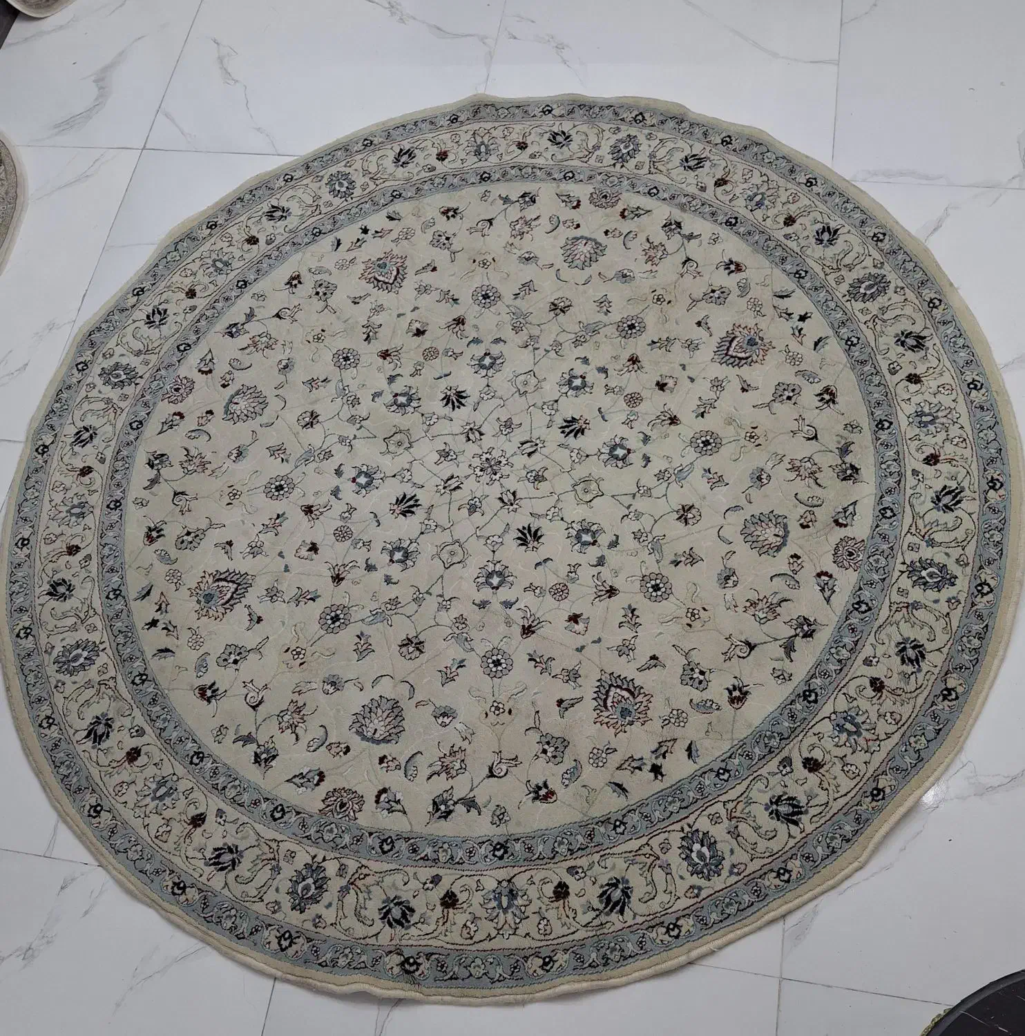 فرش گرد ۲در۲|فرش|اصفهان, ارغوانیه|دیوار