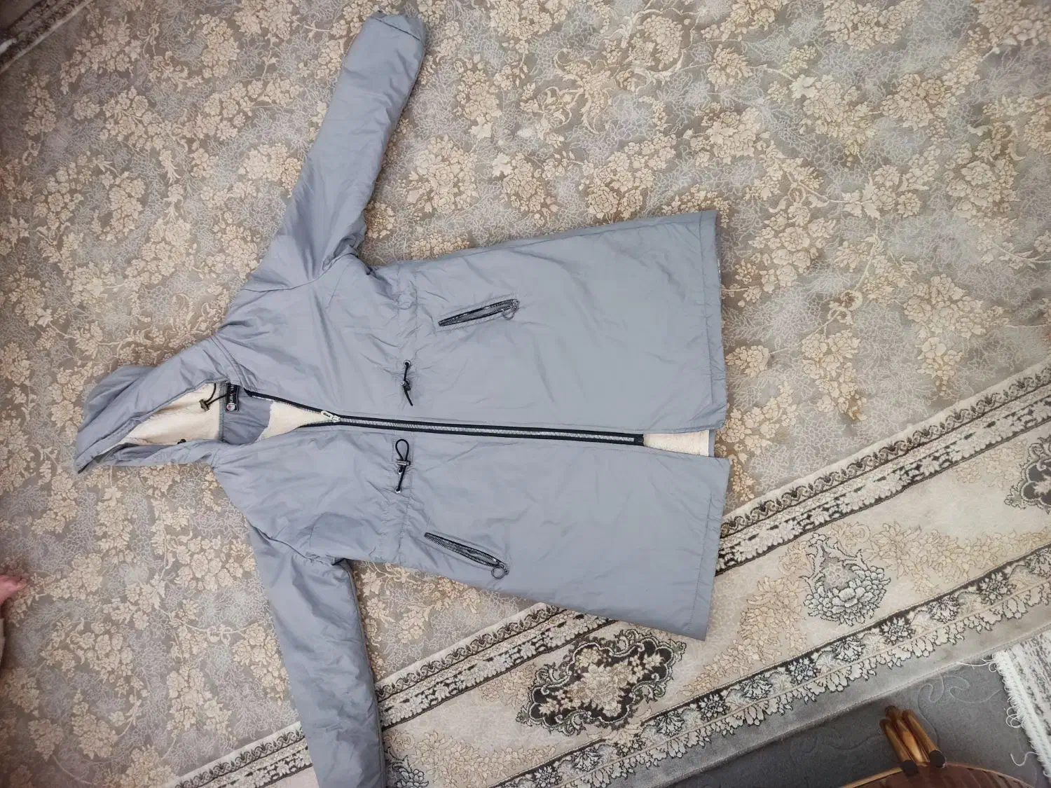 پالتو داخل پشم|لباس|تاکستان, |دیوار