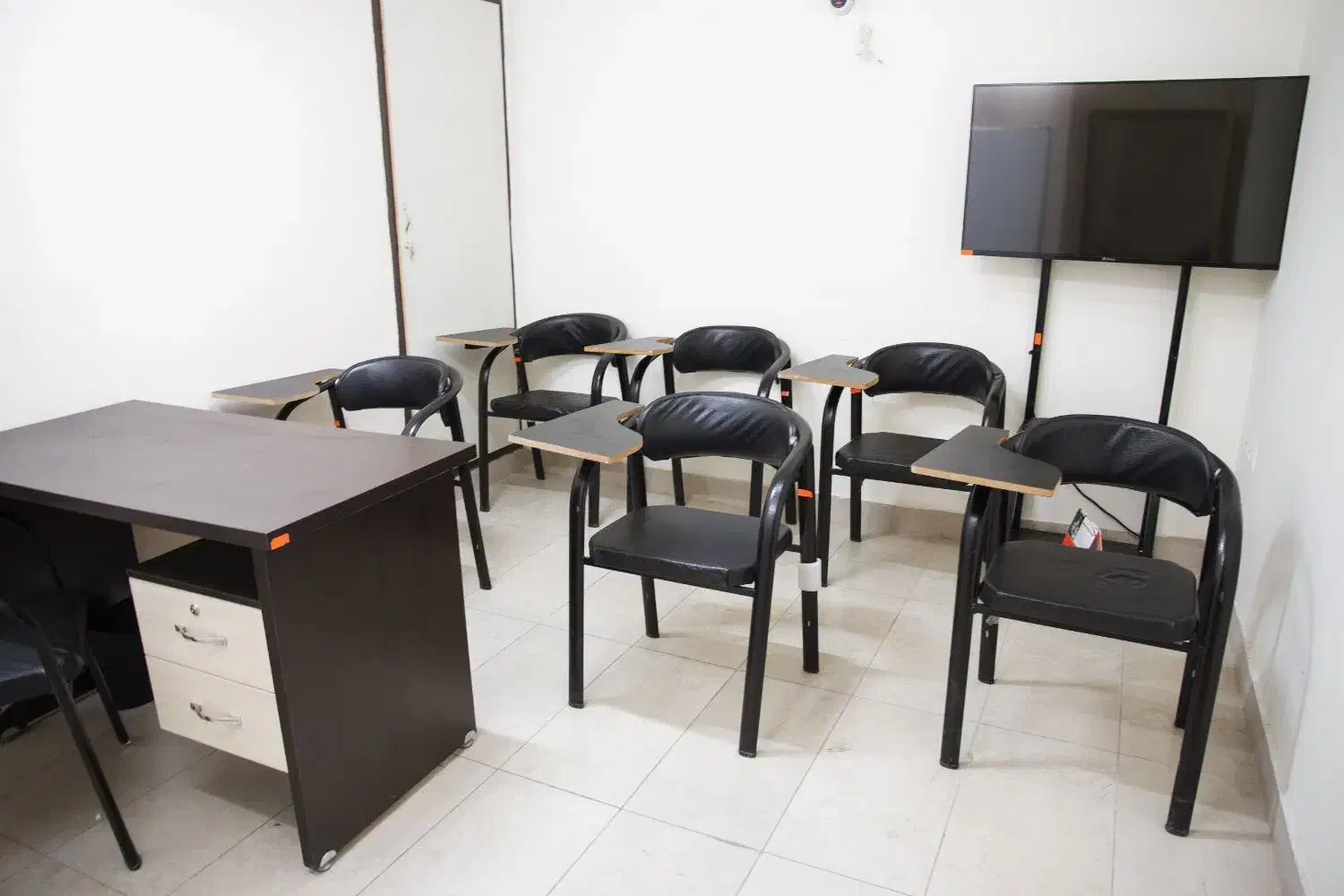 فروش وسائل اداری دفتر|مبلمان اداری|کاشان, فاز ۱ ناجی آباد|دیوار