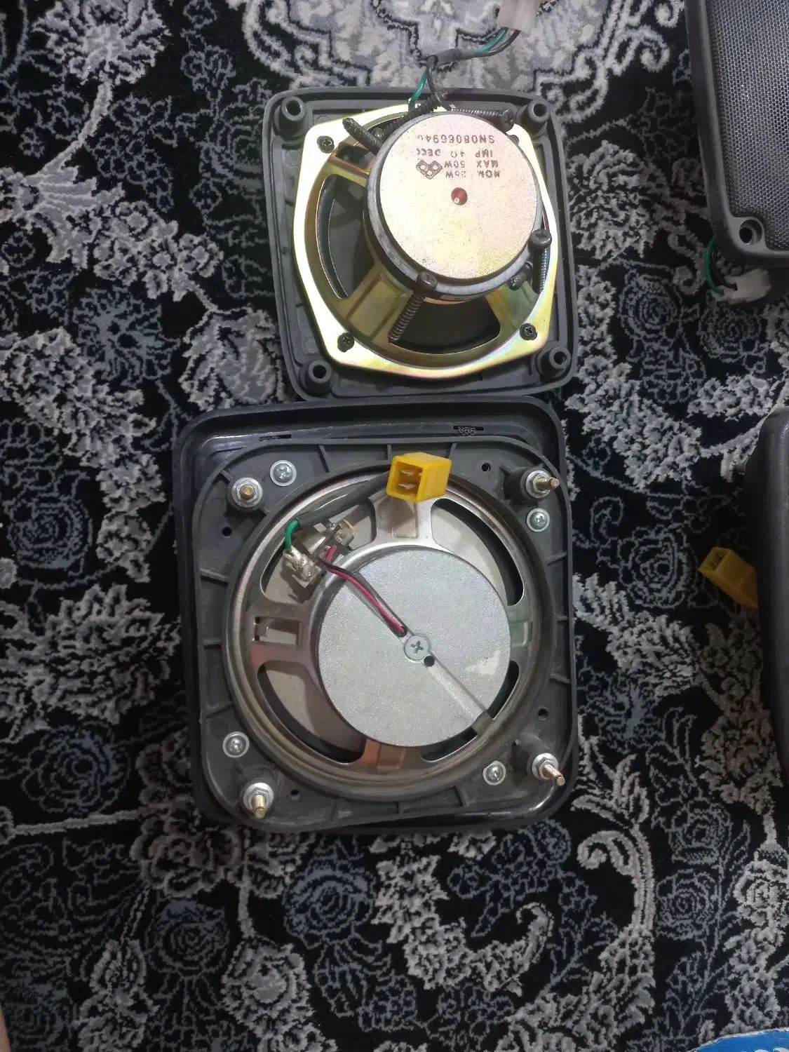 باند .فابریکی|سیستم صوتی خانگی|رباط‌کریم, رباط‌کریم|دیوار