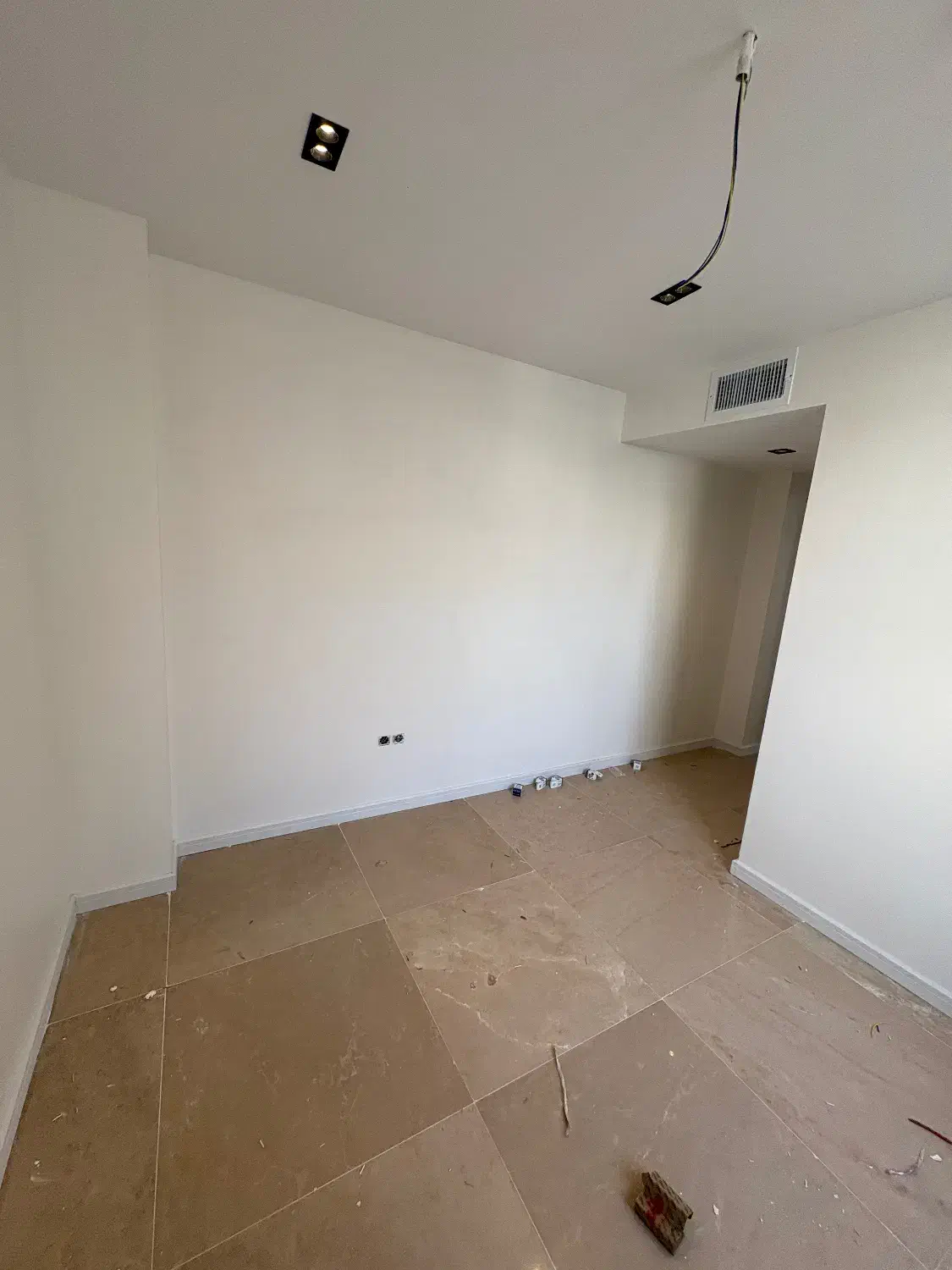 ۱۴۰ متر ۳ خواب ژورنالی کلید نخورده/ ویو مشجر میدان