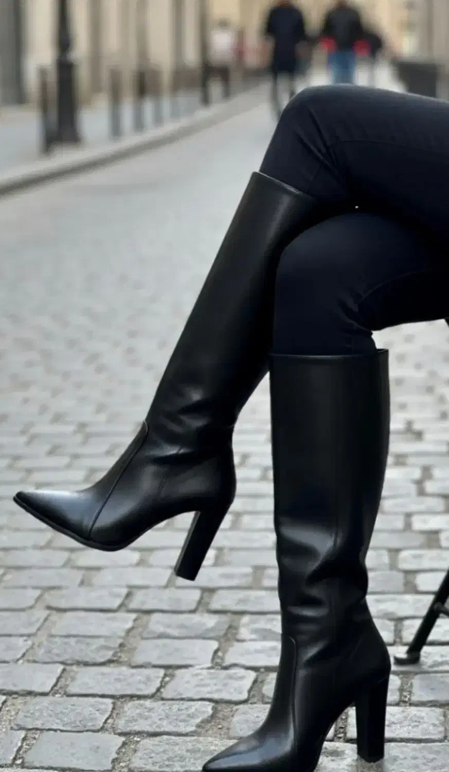 بوت بلند|کیف، کفش، کمربند|قم, بنیاد|دیوار