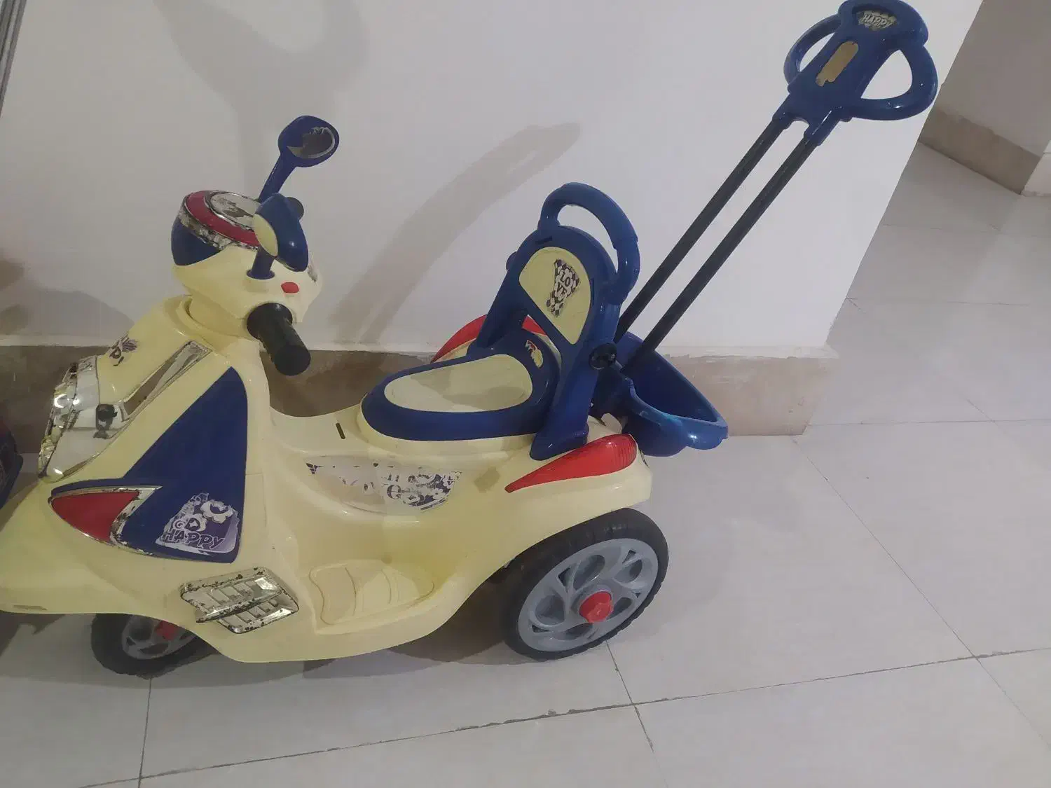 سه چرخه|دوچرخه، اسکیت، اسکوتر|کیش, |دیوار