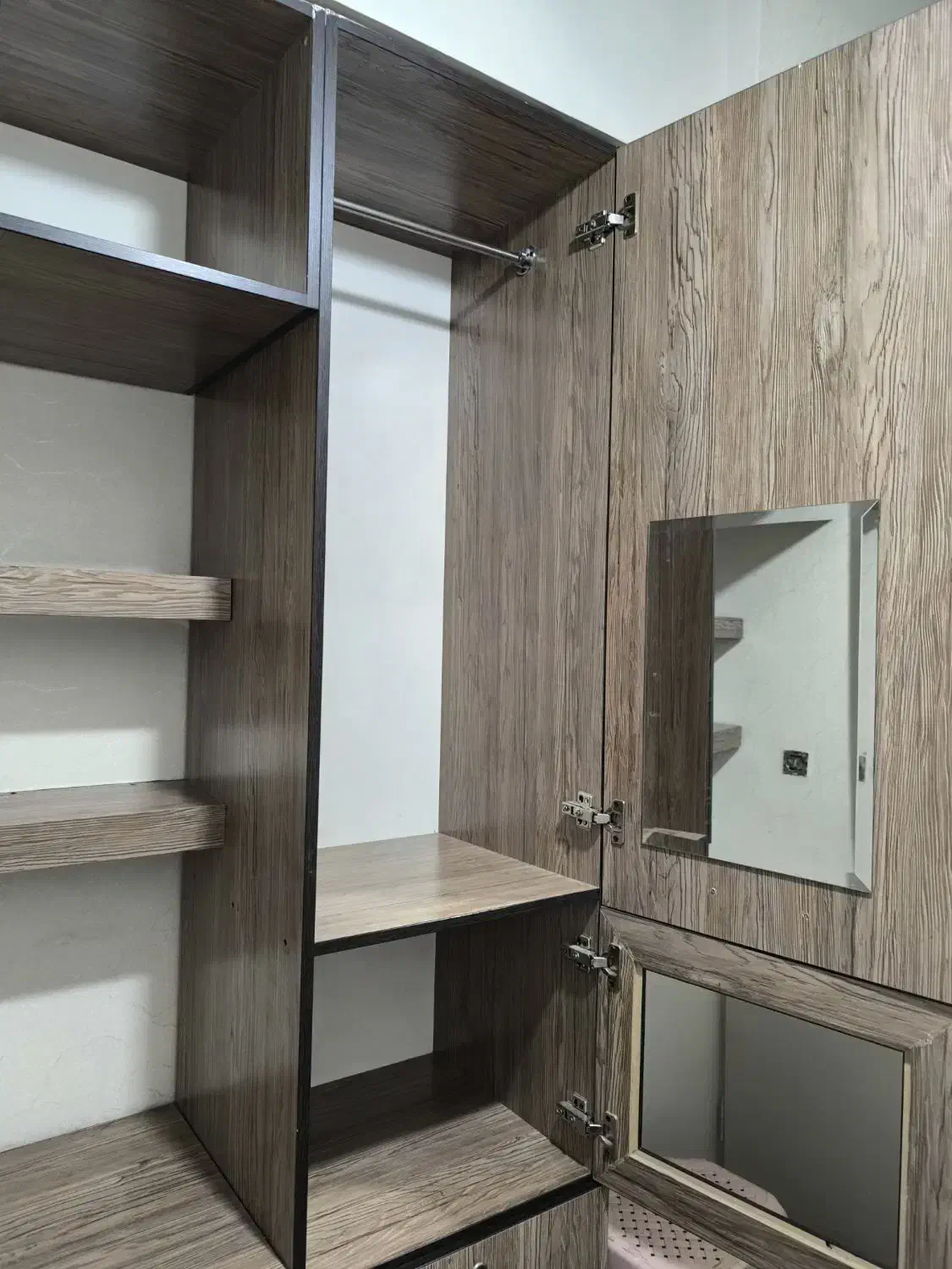 کمد و میز تحریر آماده متصل به هم|میز تحریر و کامپیوتر|قدس, شهر‌قدس|دیوار