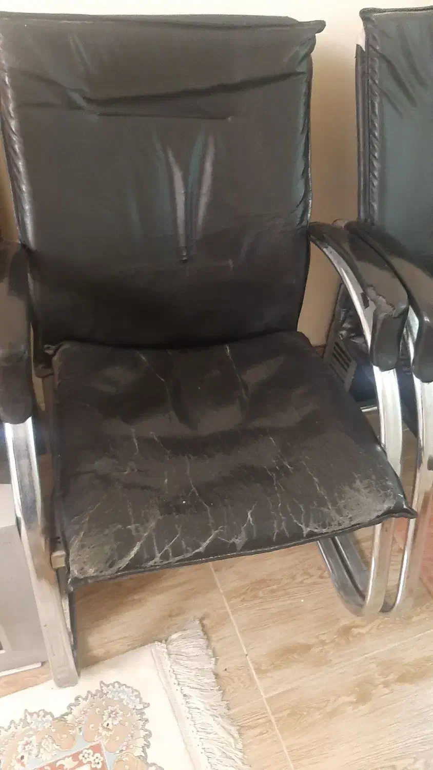 دو عدد صندلی اداری|صندلی و نیمکت|دماوند, مسکن مهر گیلاوند|دیوار