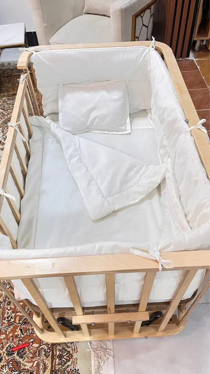 تخت کودک|تخت و صندلی بچه|دوگنبدان, |دیوار