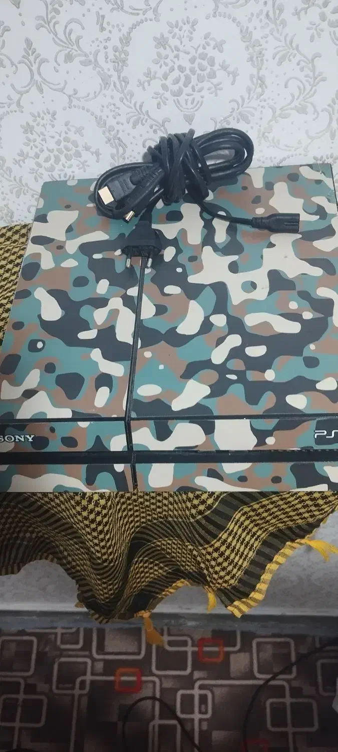 پی اس 4 اکانتی در حد نو با دو دسته اصل|کنسول، بازی ویدئویی و آنلاین|پارس‌آباد, |دیوار