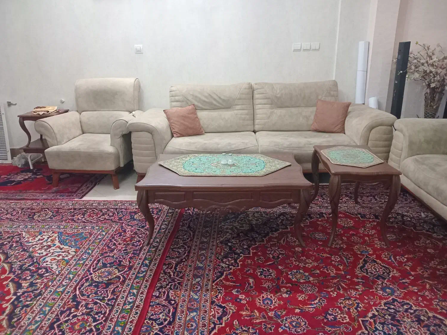مبل راحتی ۱۰نفره|مبلمان خانگی و میز عسلی|ری, هاشمآباد|دیوار