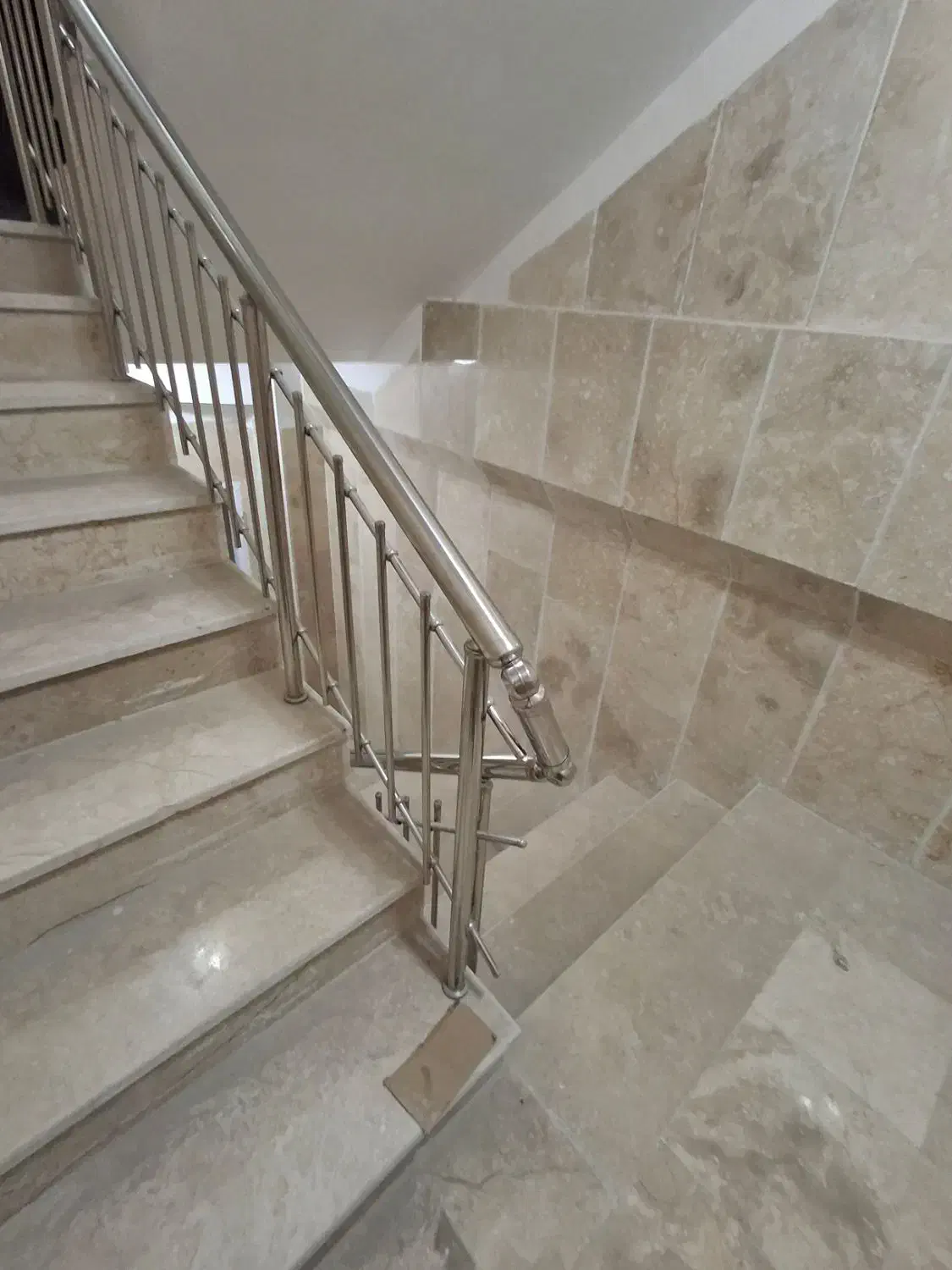 آپارتمان ۱۰۵ متری کلید نخورده تکواحدی دوخواب فول