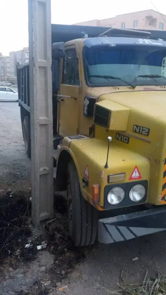 فروش ولوو ان ۱۰ به علت تغییر شغل(تماس)|خودرو سنگین|نقده, |دیوار